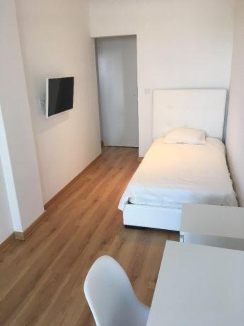 Bedrooms In Modern Guest House Almada Luaran gambar